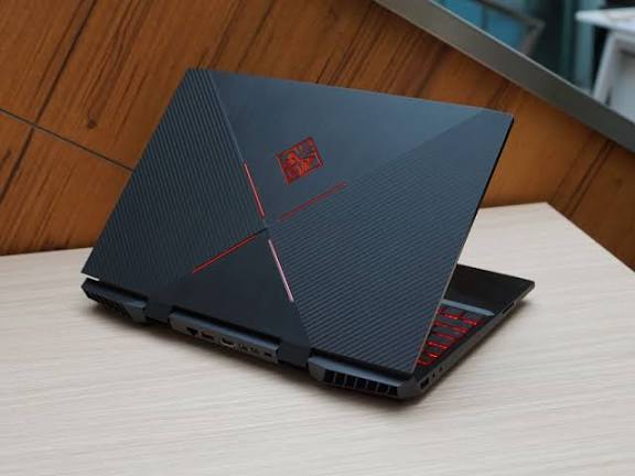 HP OMEN 15  GAMER - image 4